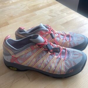 Excellent Condition Chaco Watershoes Size 8